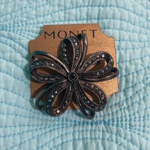 Monet black bow / flower design pin
